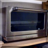 K06. Cuisinart toaster oven. 